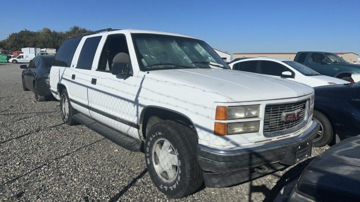 PPI3669 – 1999 GMC SUBURBAN - Image 2