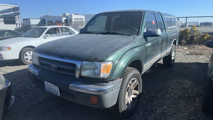 PPI3682 – 2000 TOYOTA TACOMA