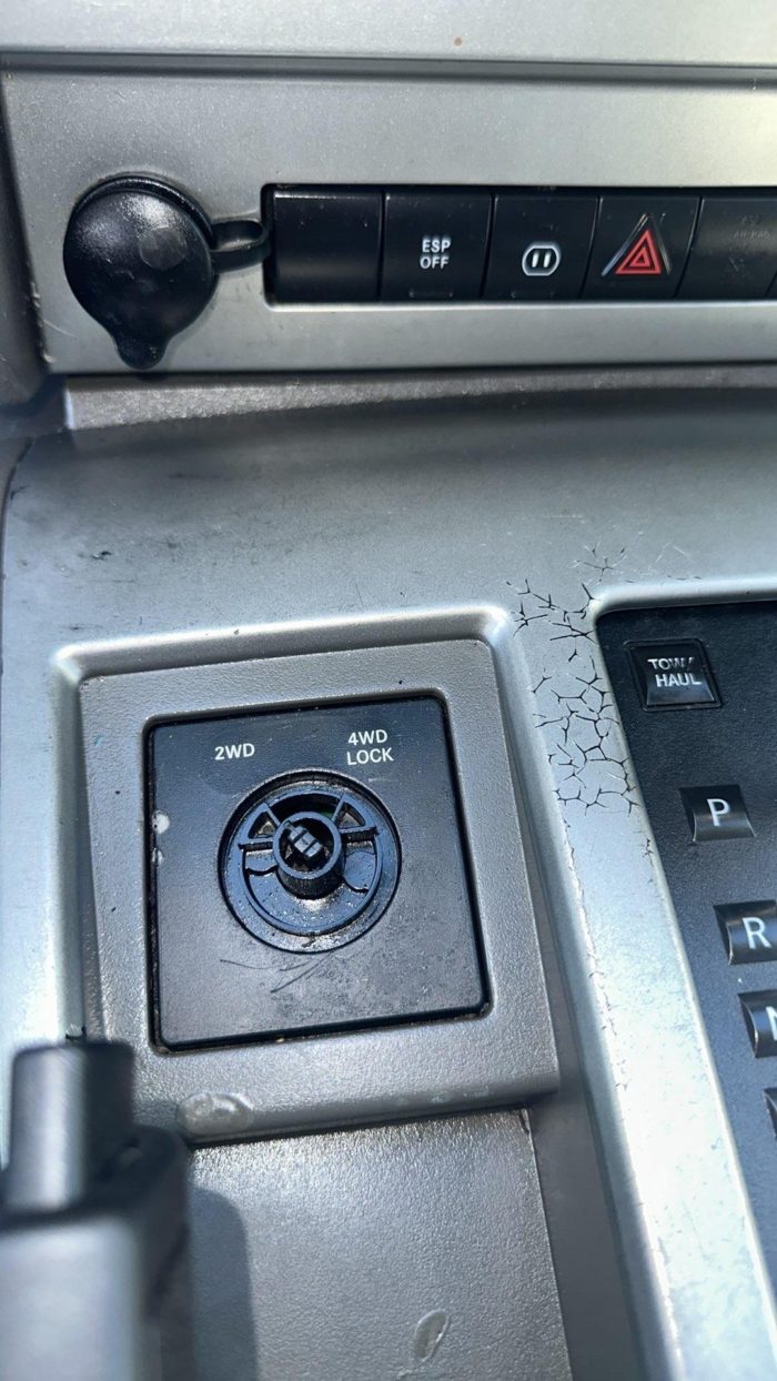 A408225 – 2008 DODGE NITRO - Image 6