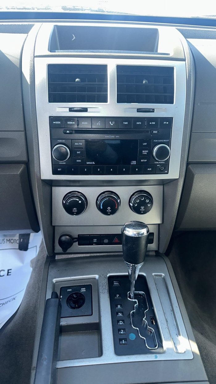 A408225 – 2008 DODGE NITRO - Image 7