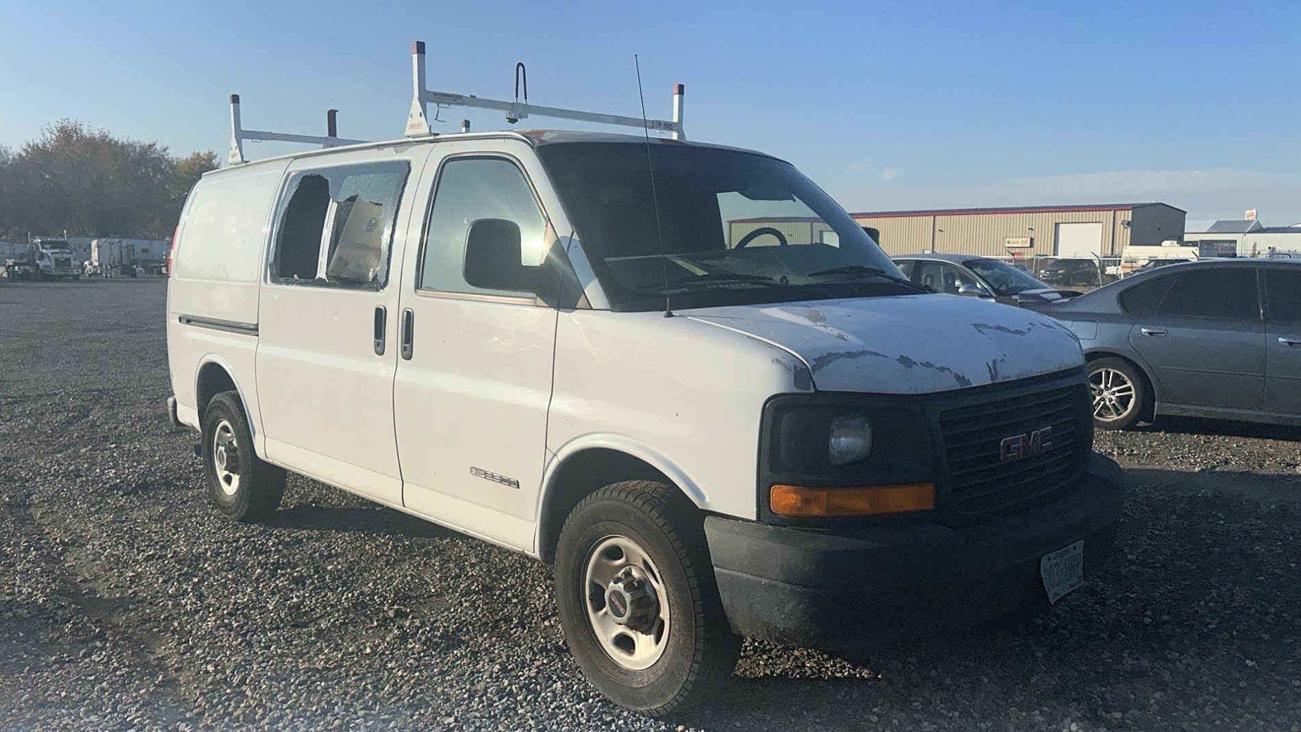PPI3709 – 2005 GMC SAVANA - Image 3