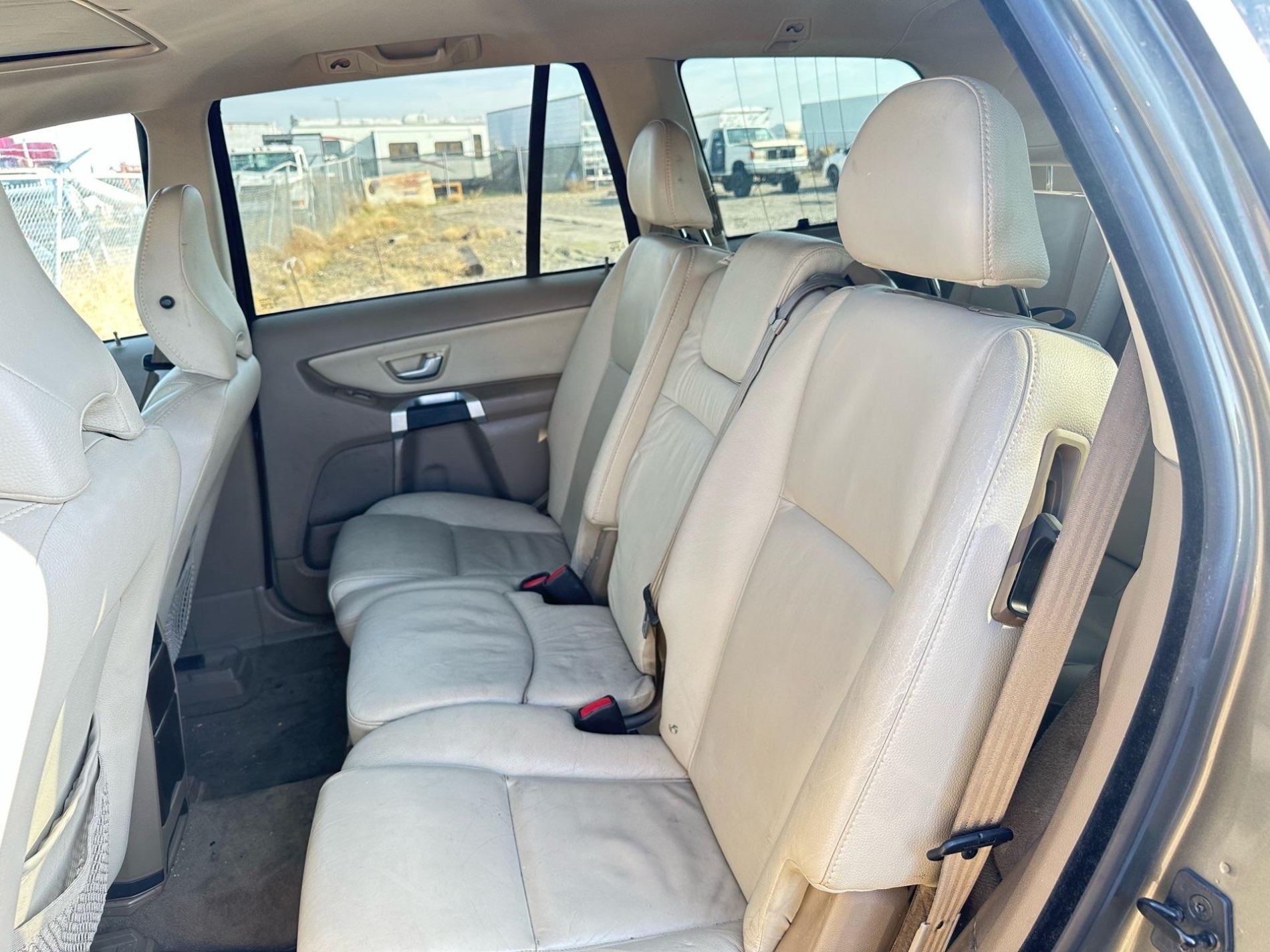 A246725 – 2010 VOLVO XC90 - Image 5