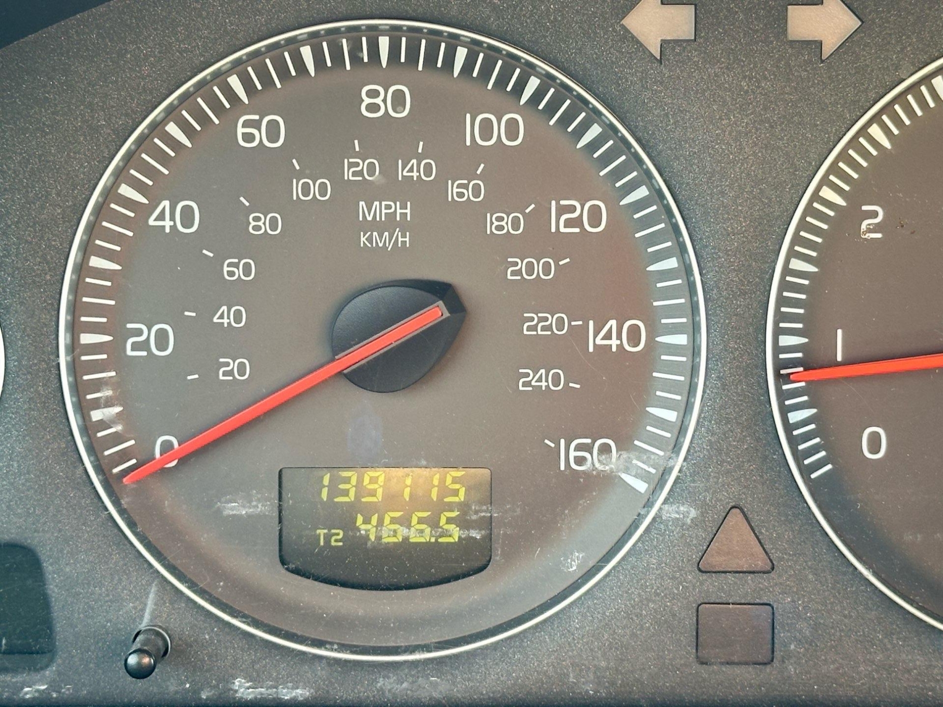 A246725 – 2010 VOLVO XC90 - Image 12